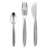 Ensemble couvert en inox aspect brossé.