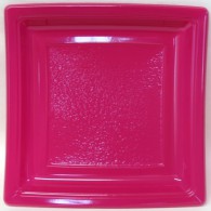 Assiette en plastique carrée coloris framboise de 240mm