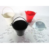 Petits seaux métal, 4 coloris disponibles